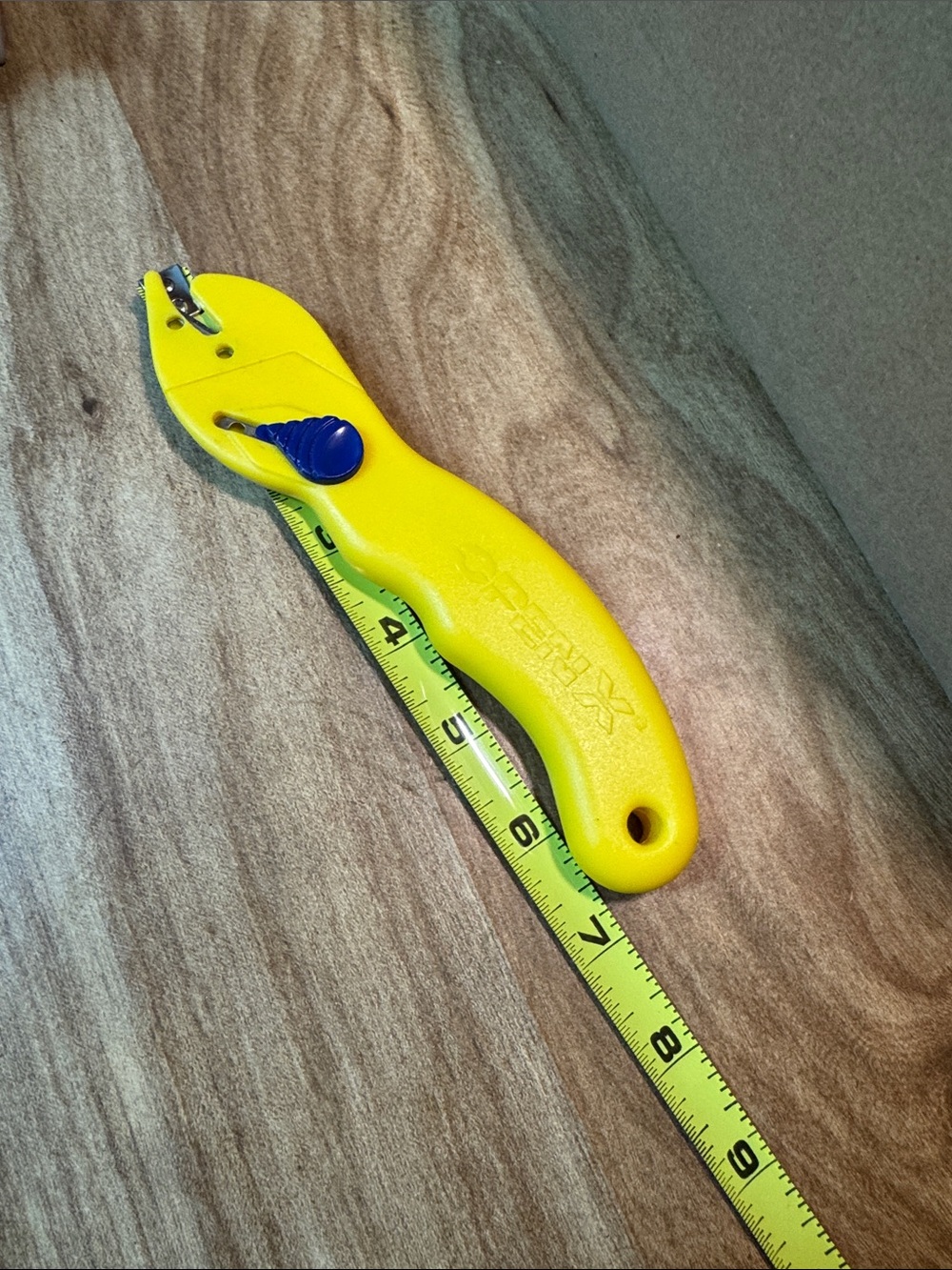 Yellow Safety Cutter - Picture 5 of 5